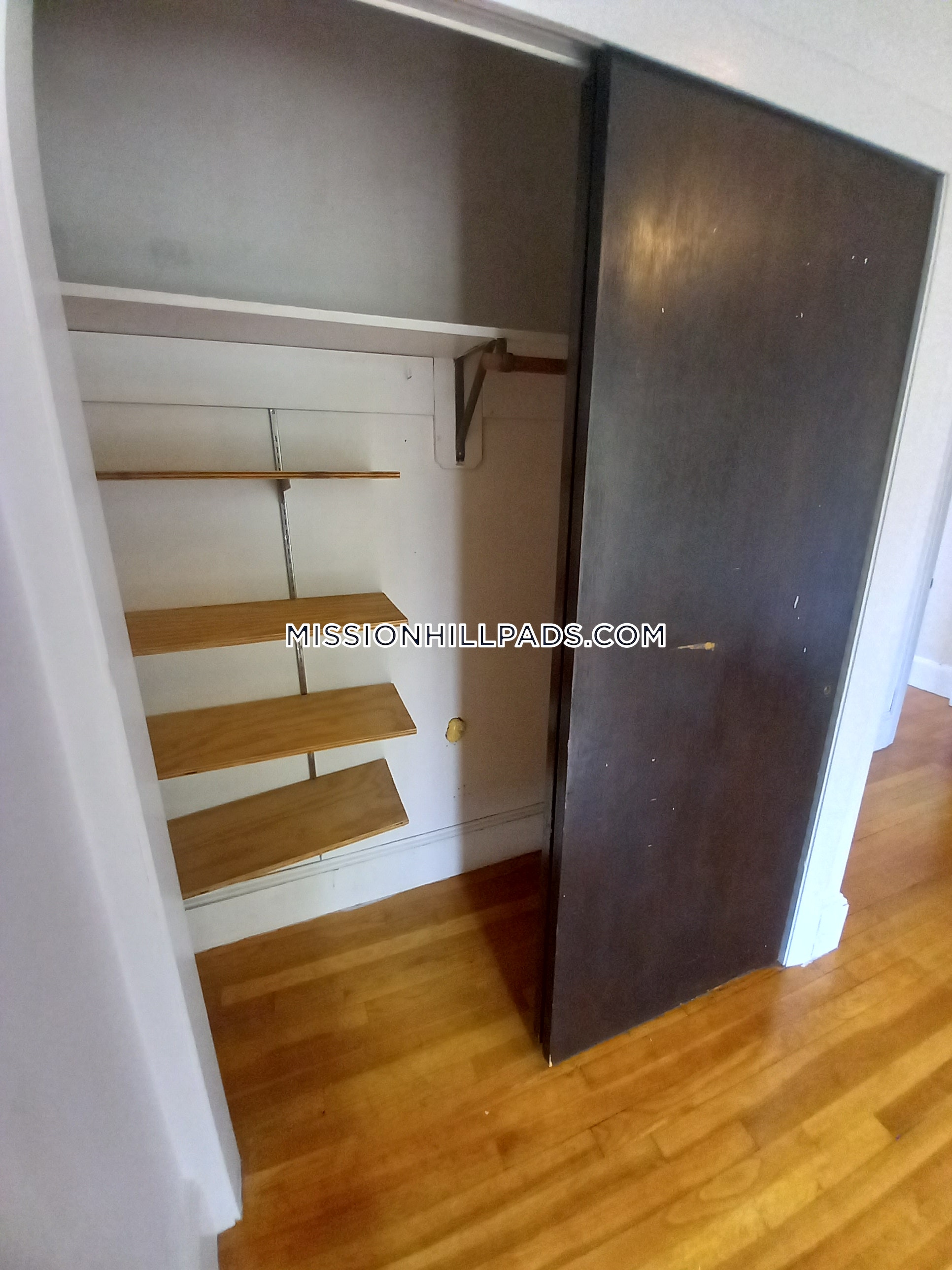 8 Sewall St, Mission Hill