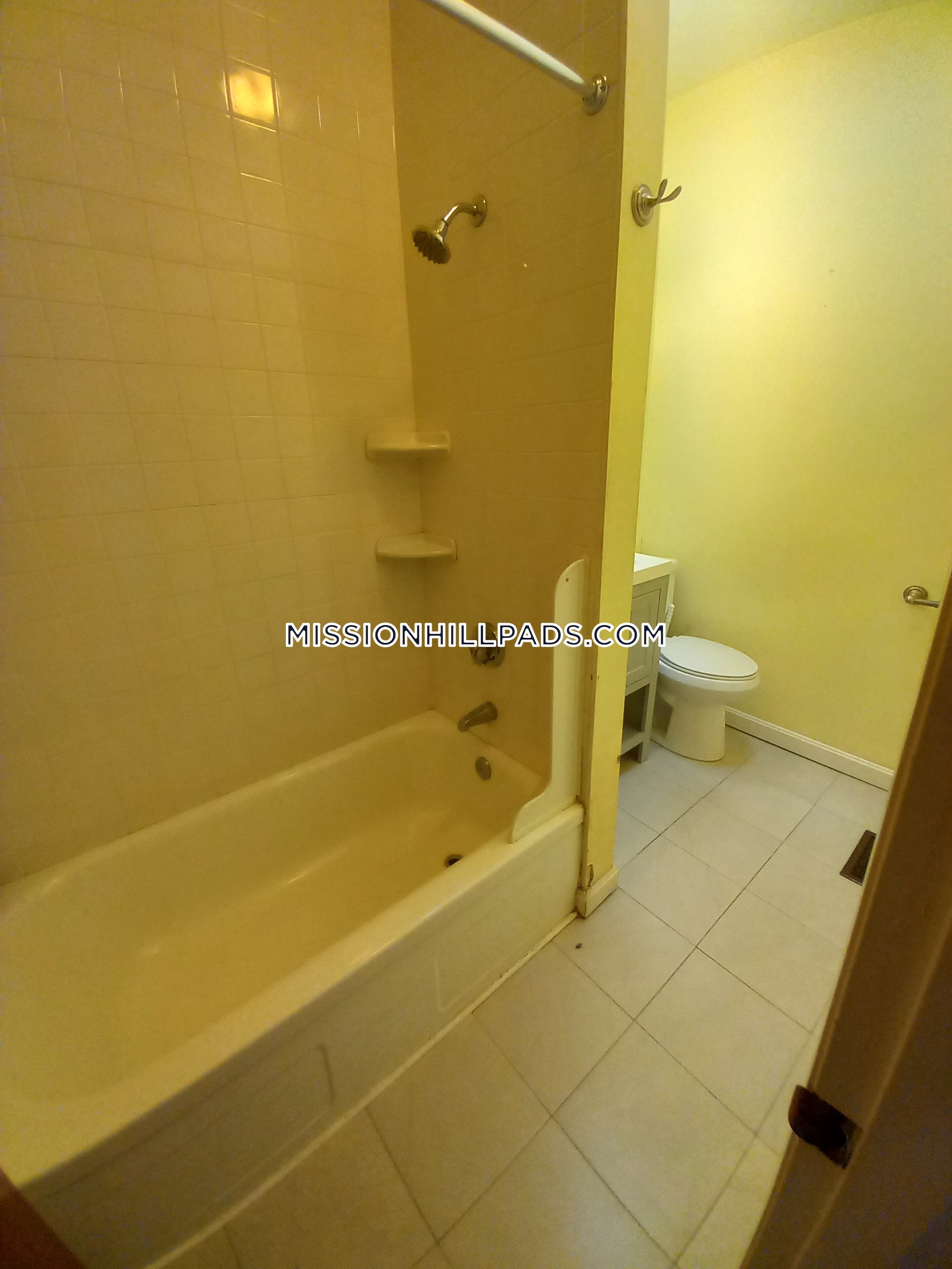 8 Sewall St, Mission Hill