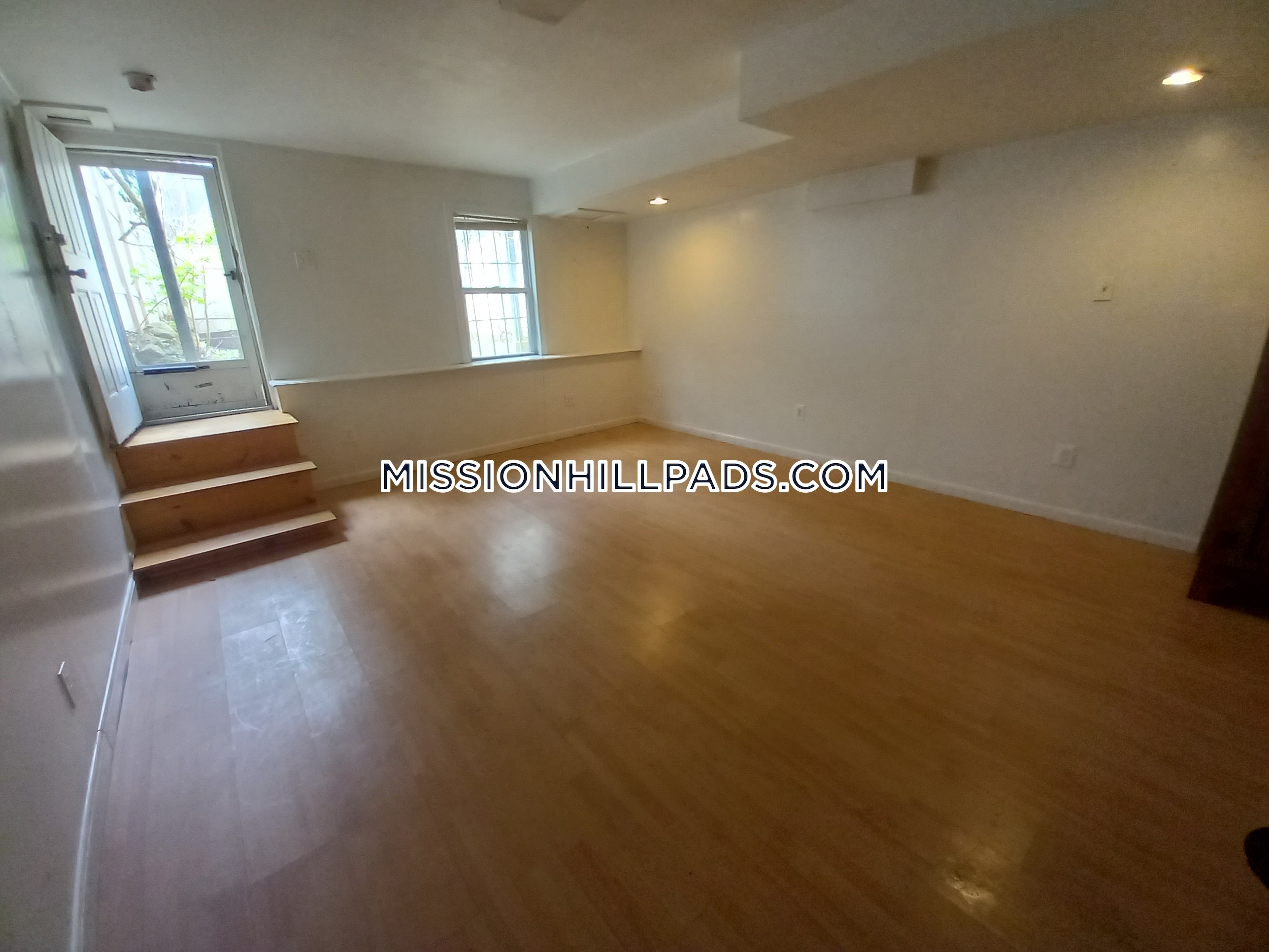 8 Sewall St, Mission Hill