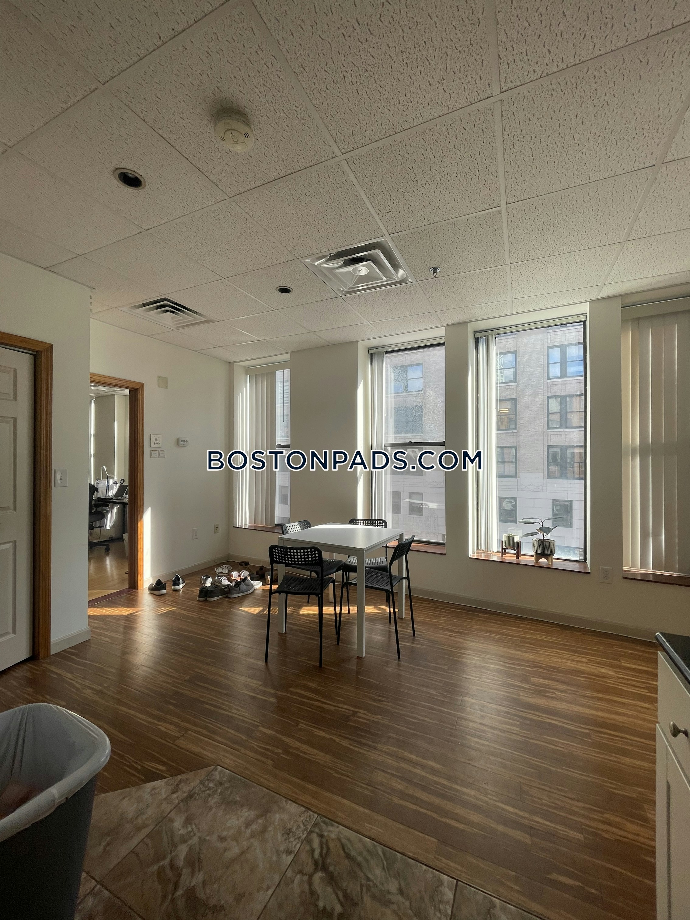 72 Kneeland St, Chinatown