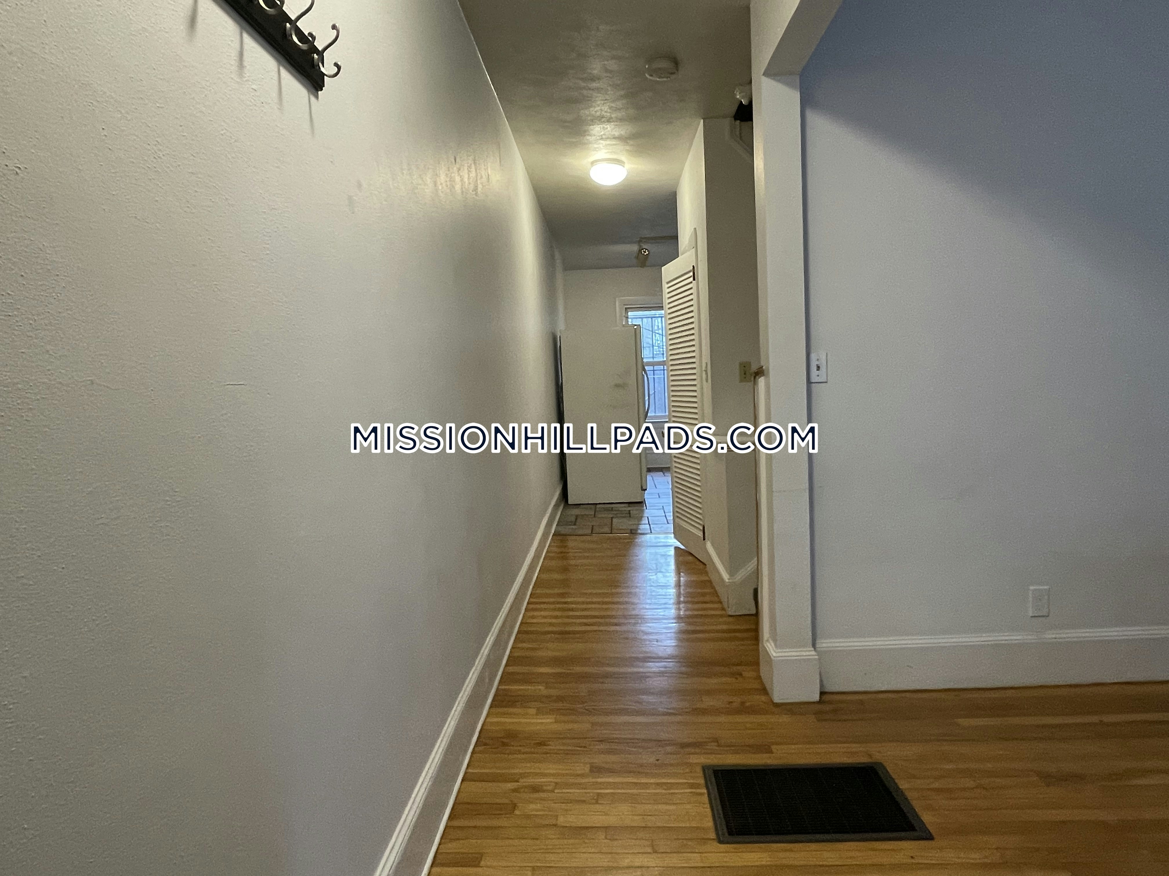 8 Sewall St, Mission Hill