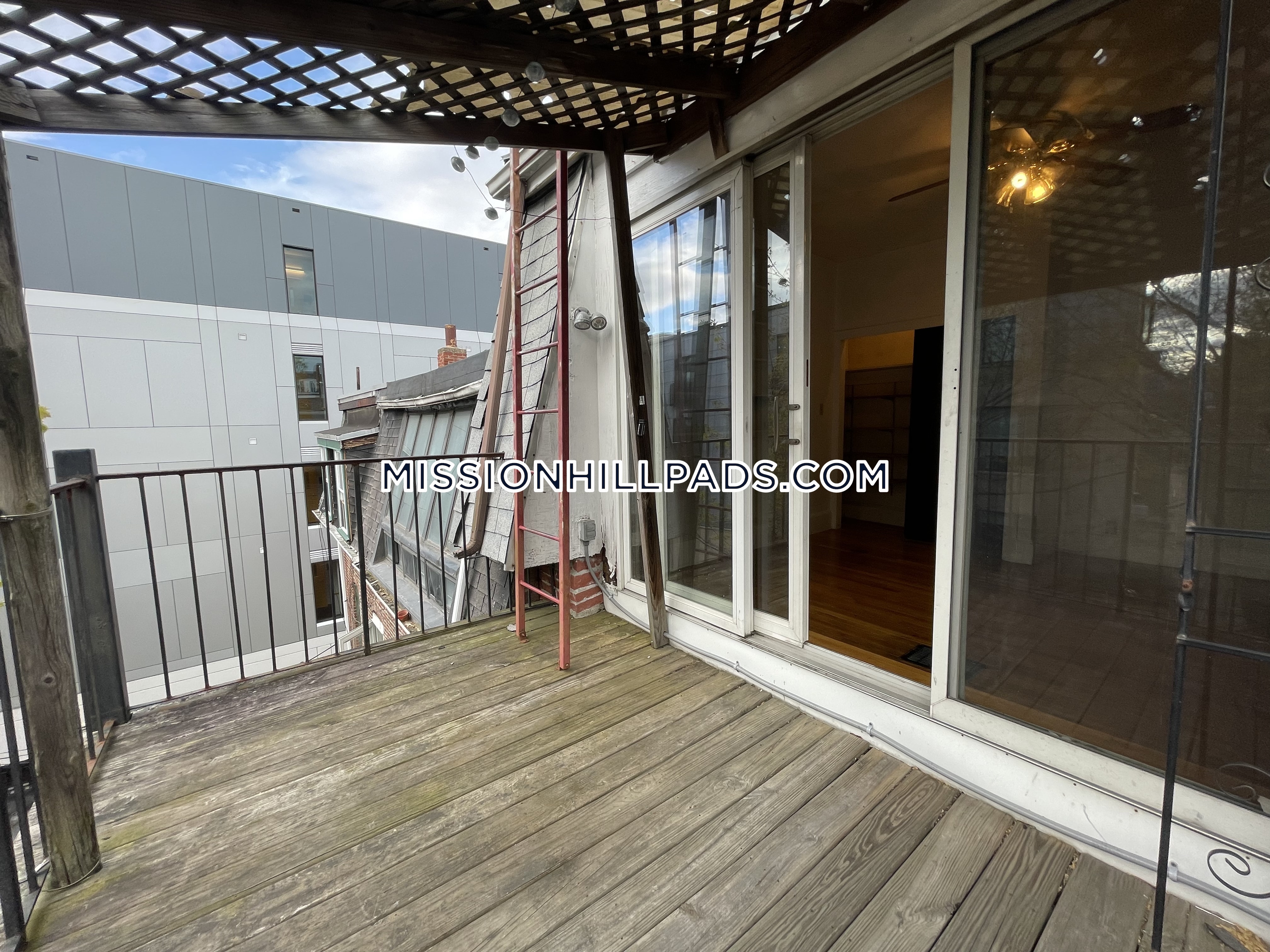 8 Sewall St, Mission Hill