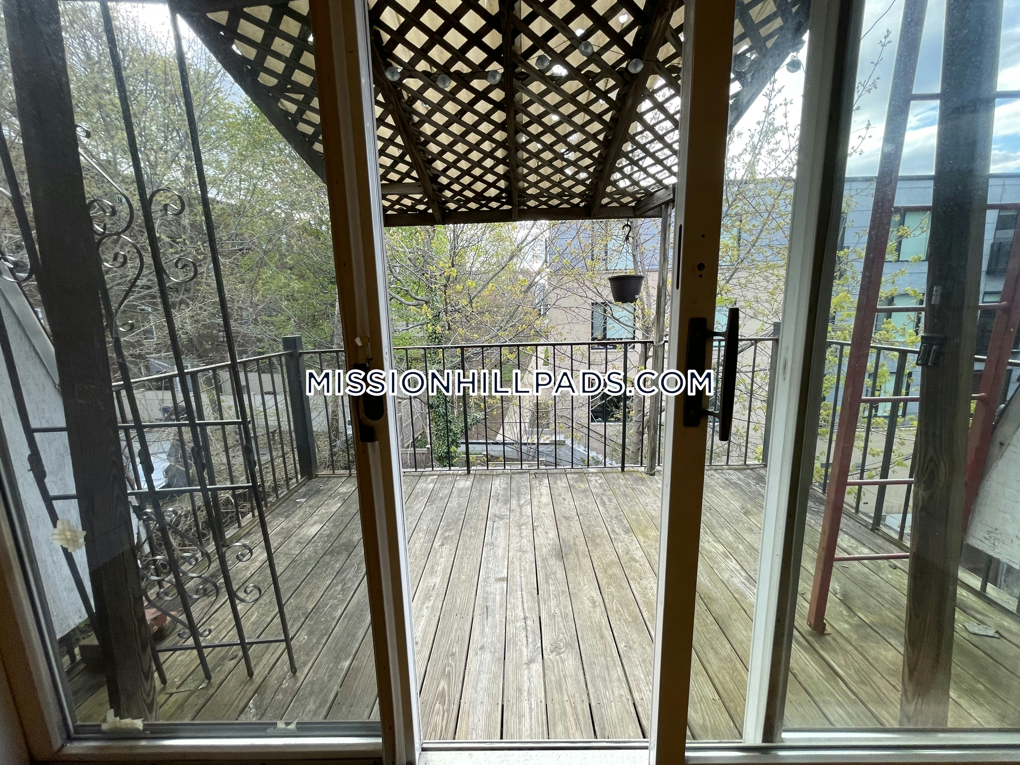 8 Sewall St, Mission Hill