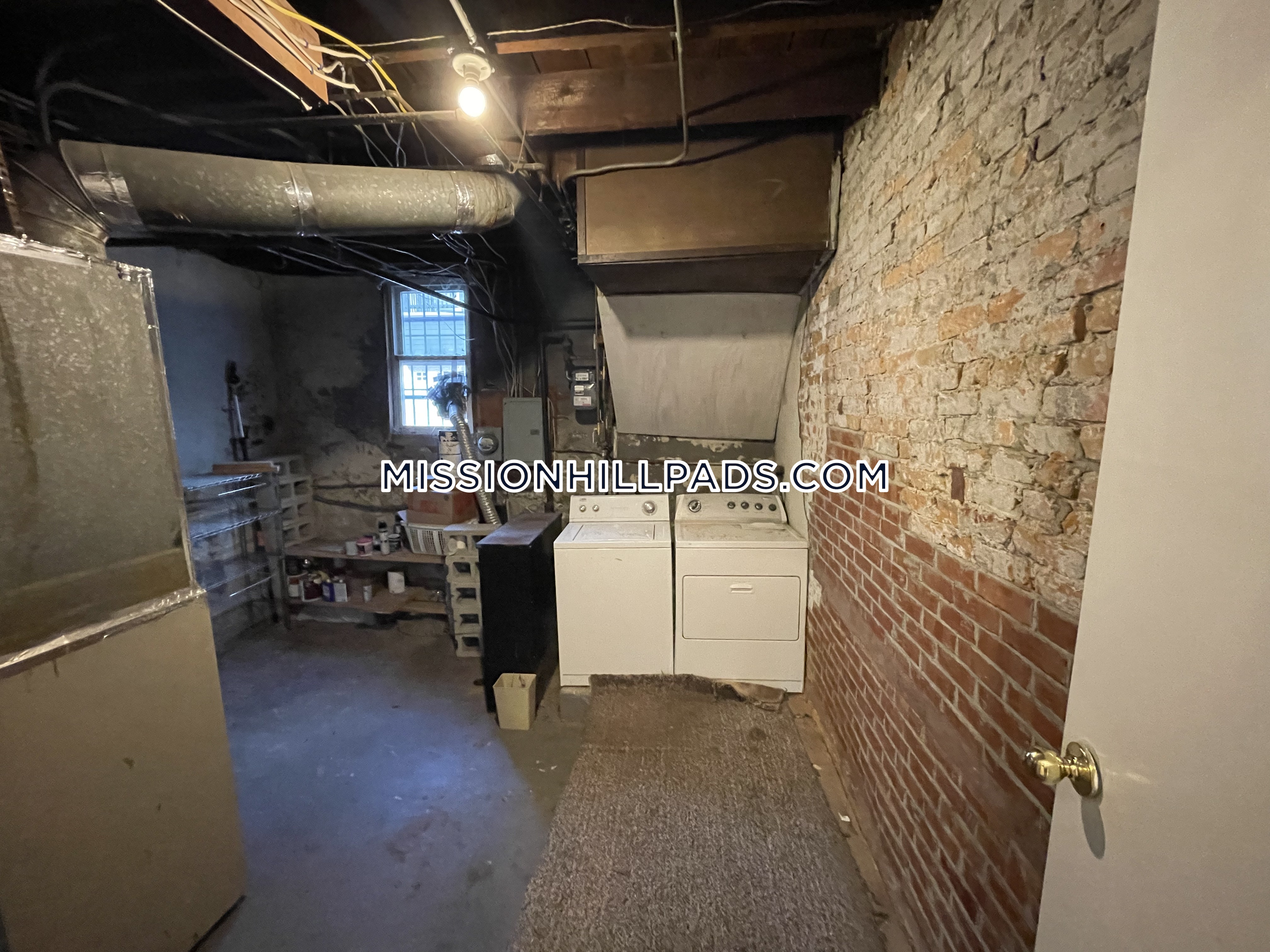 8 Sewall St, Mission Hill