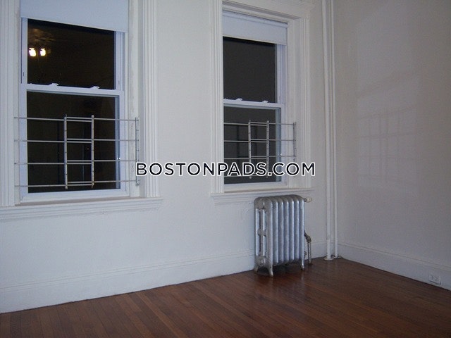 231.26 Park Dr, Fenway