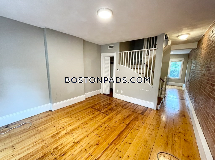 51 Greenwich St, Mission Hill