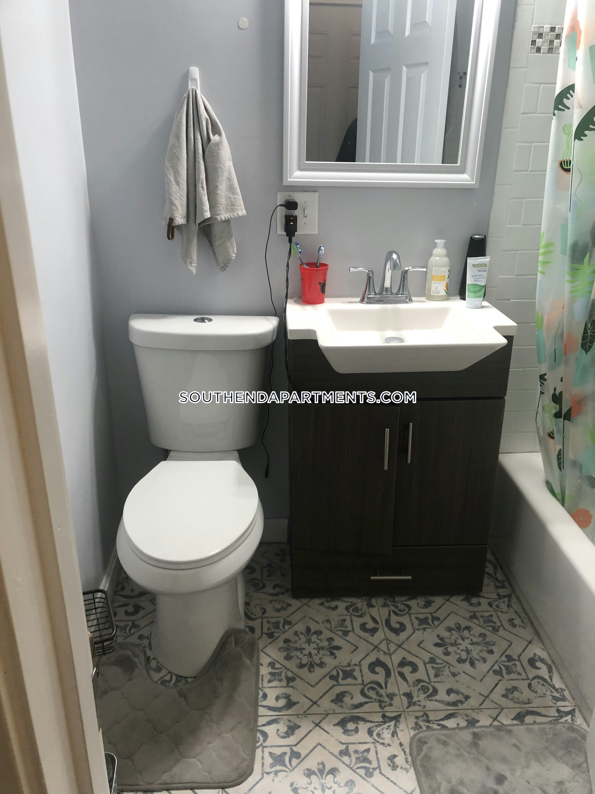 608 Shawmut Ave, Roxbury