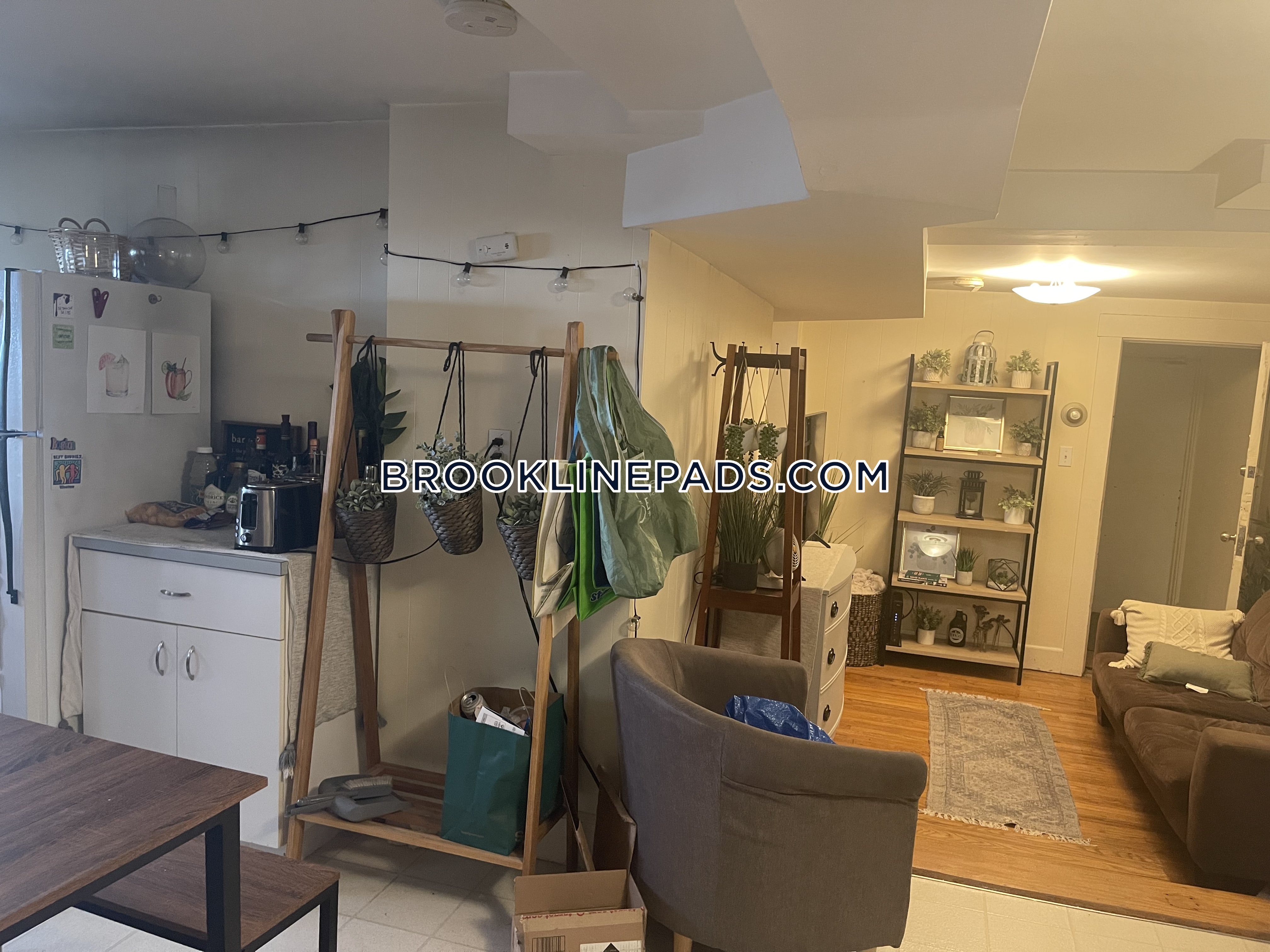 1748 Beacon St, Washington Square