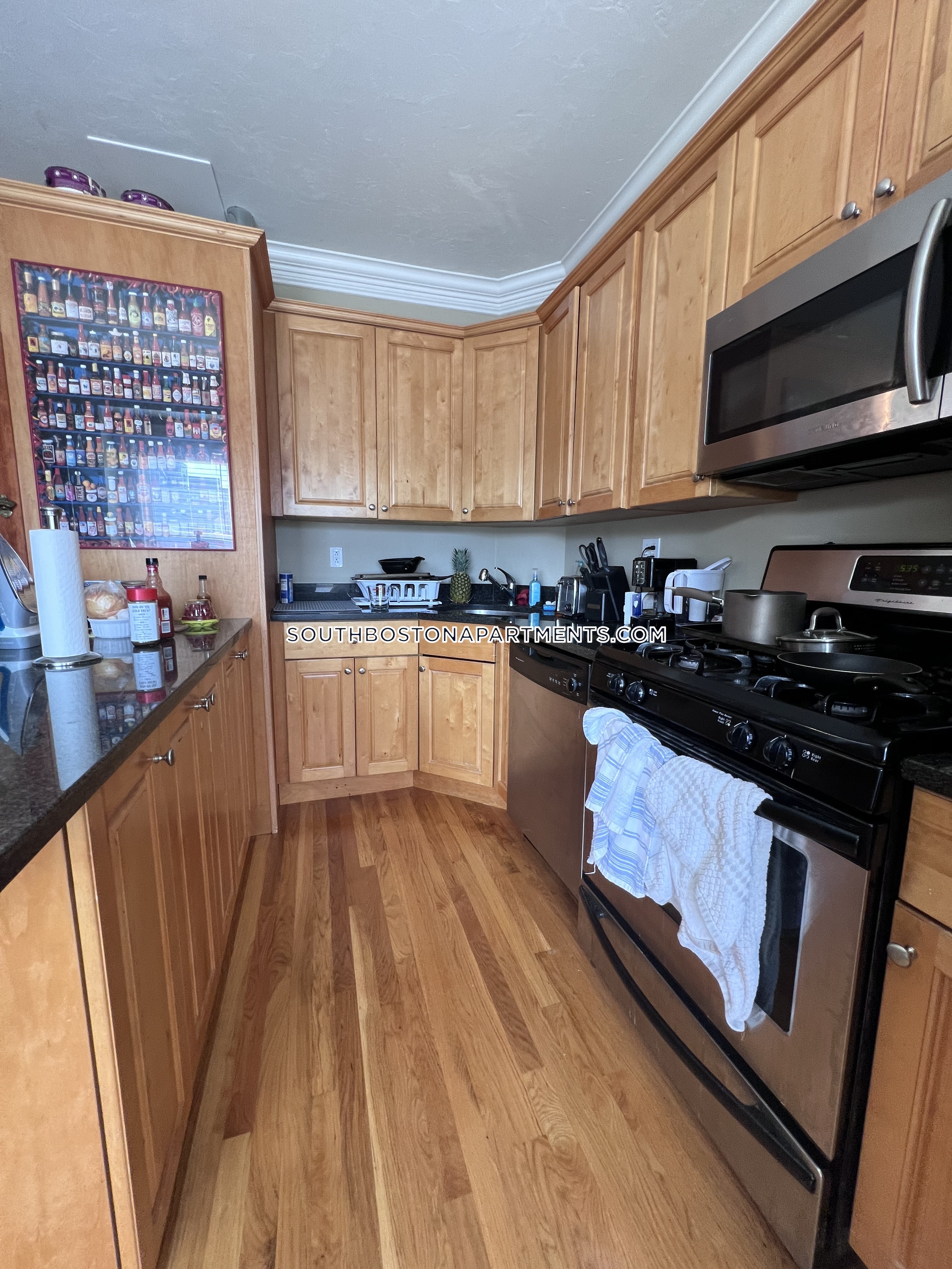 132 8th St, South Boston