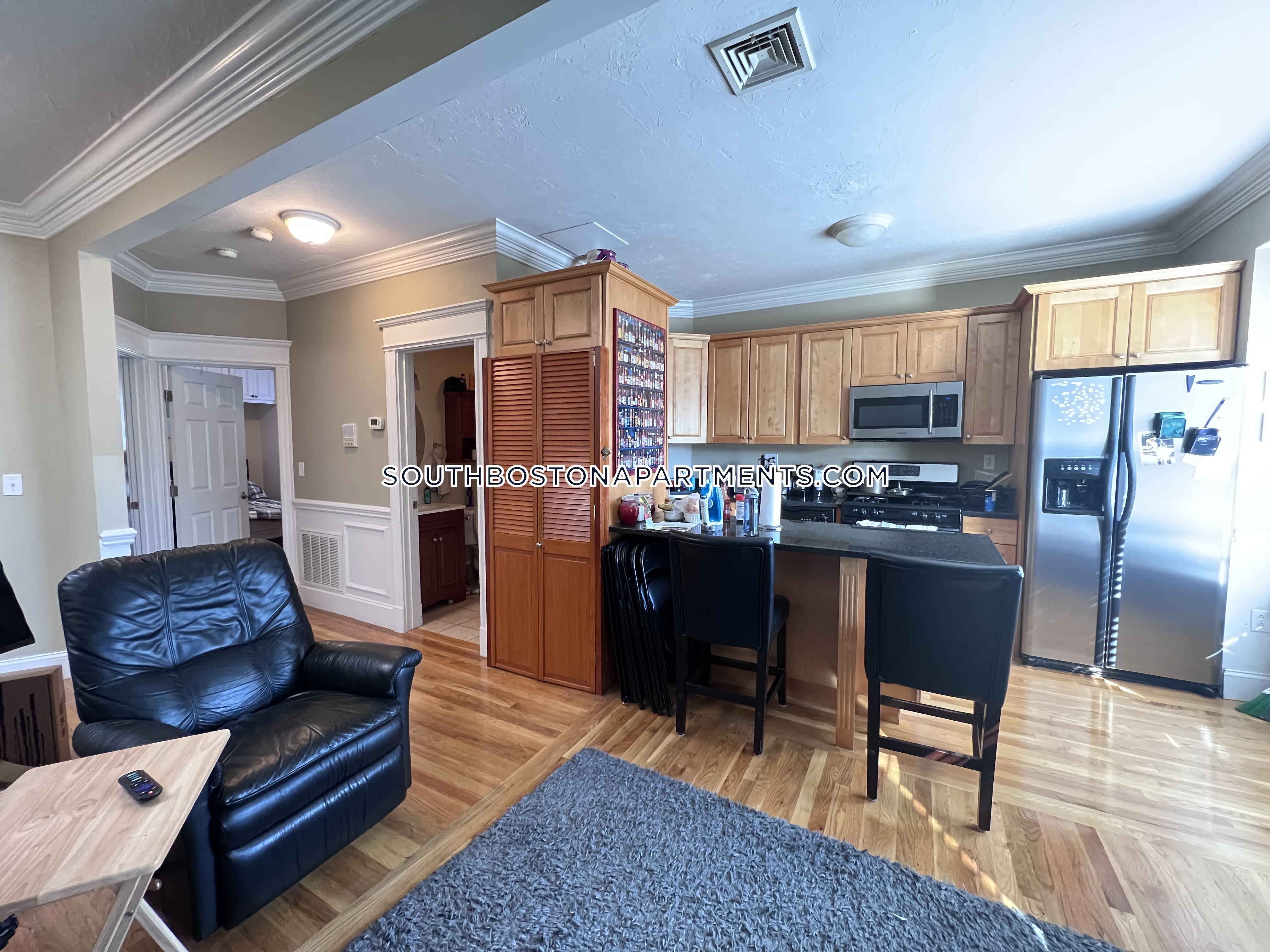 132 8th St, South Boston