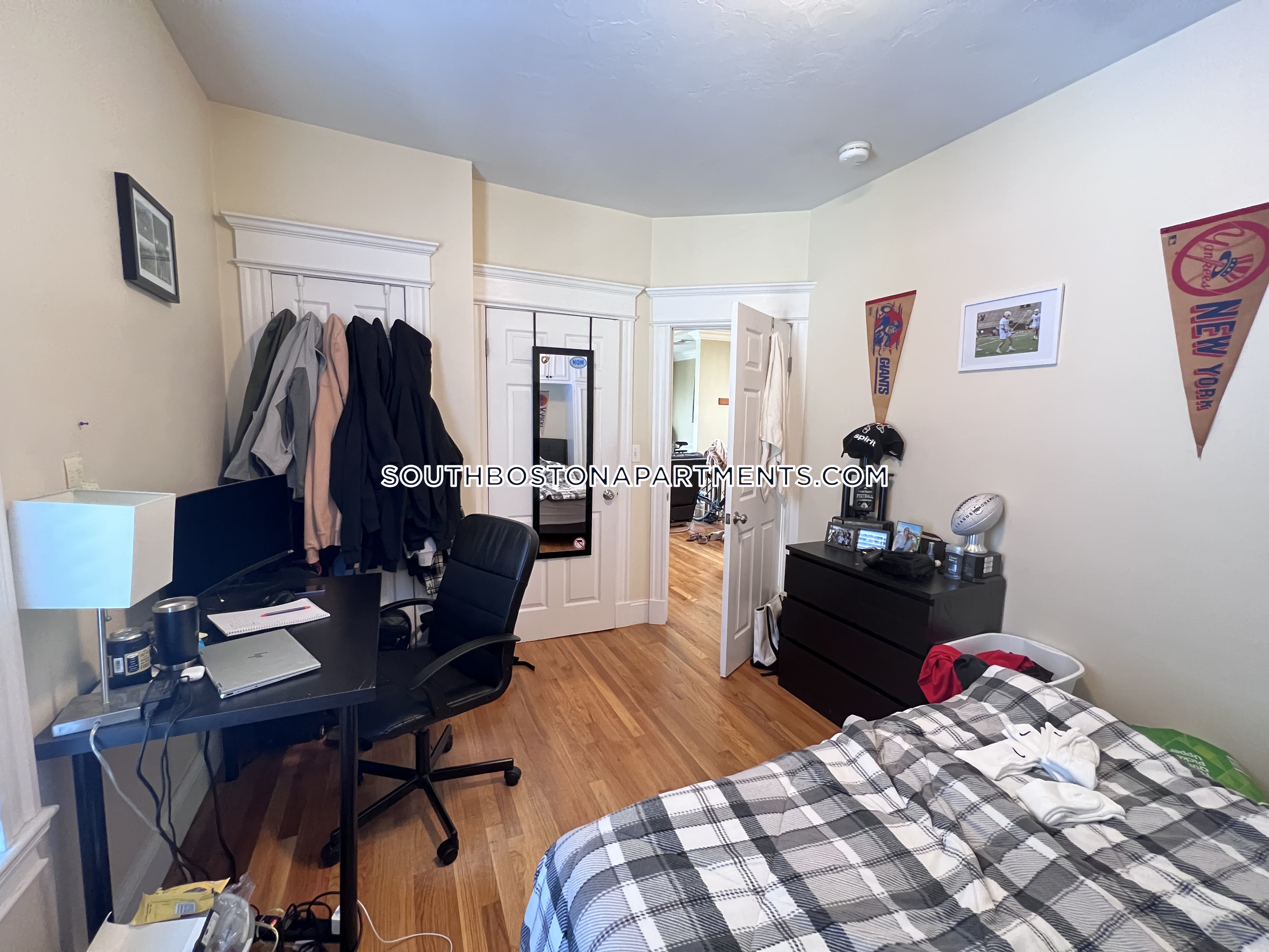 132 8th St, South Boston