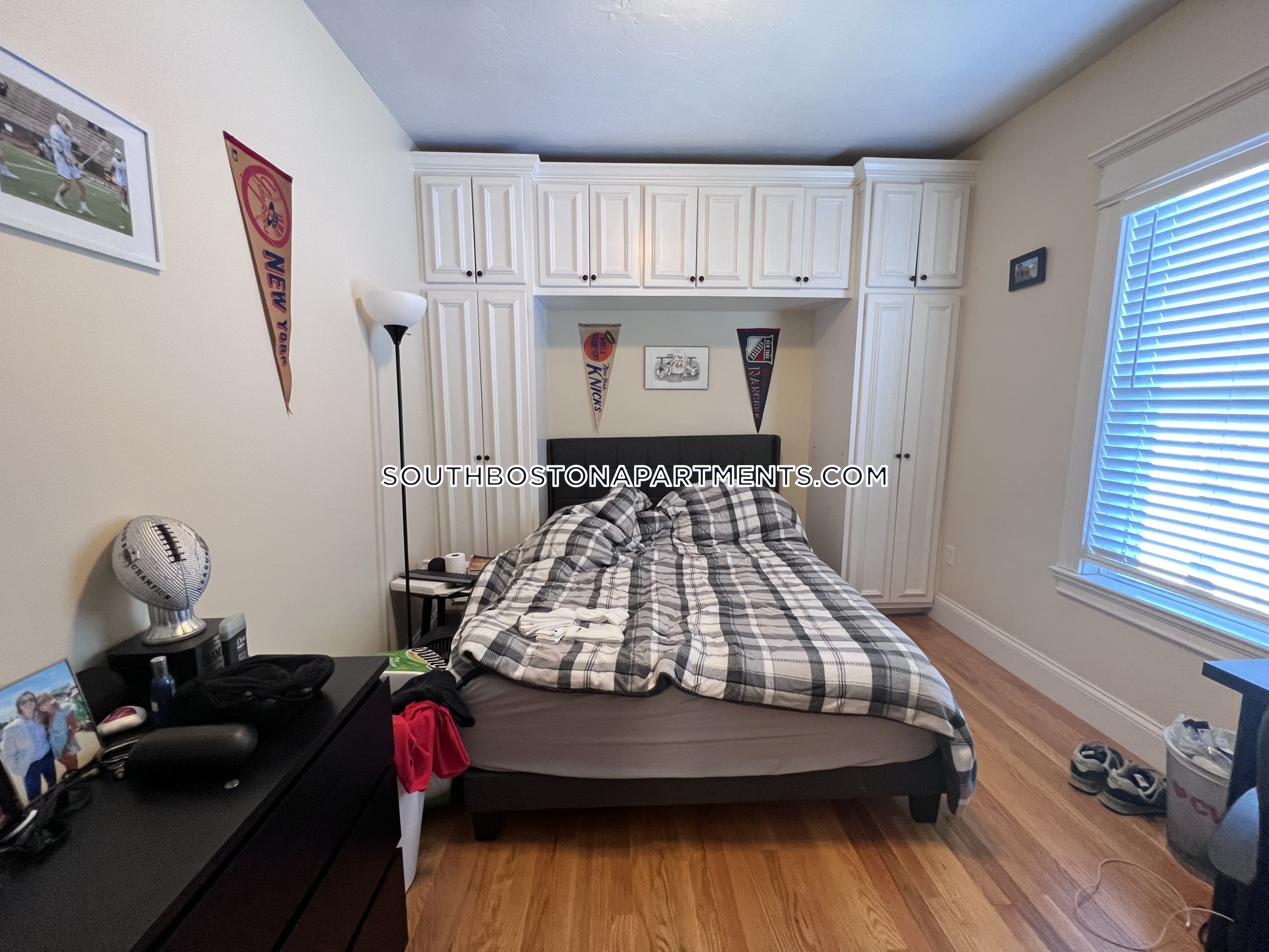 132 8th St, South Boston