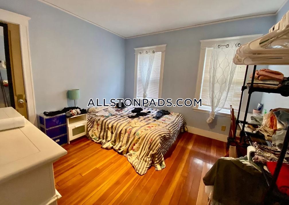 29 Easton St, Allston