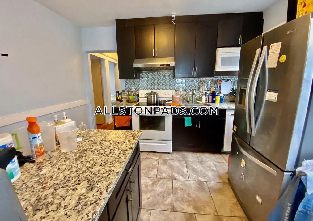 29 Easton St, Allston