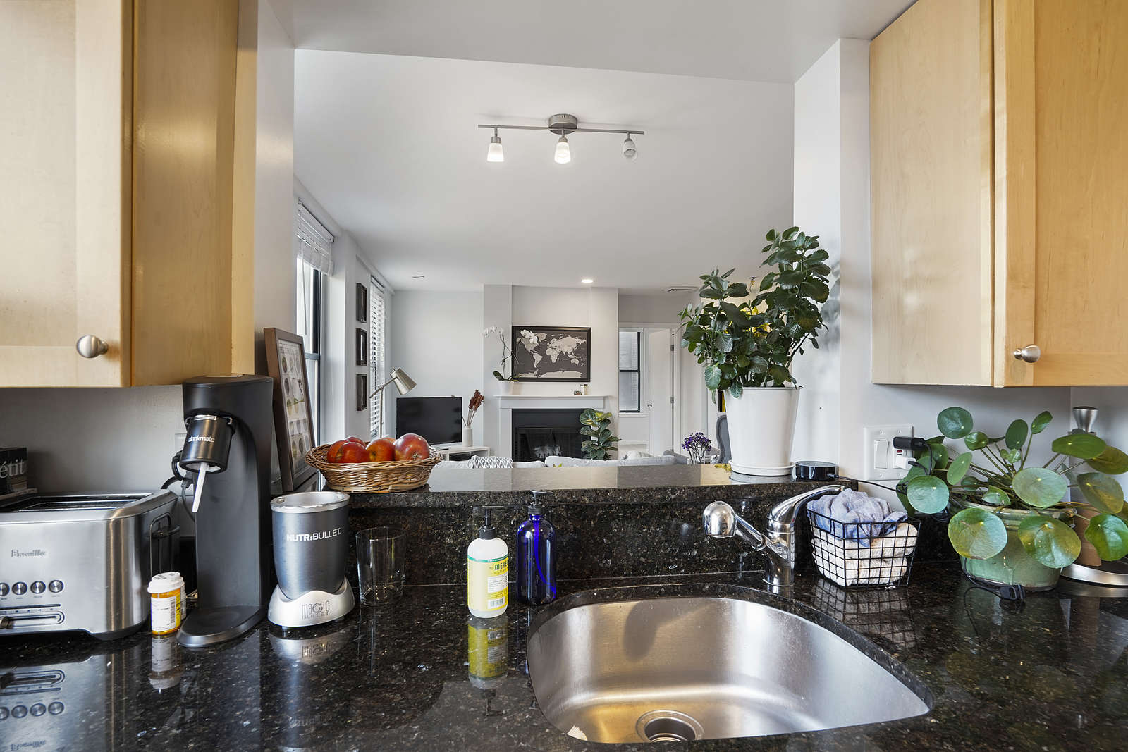 1661 Washington St, South End