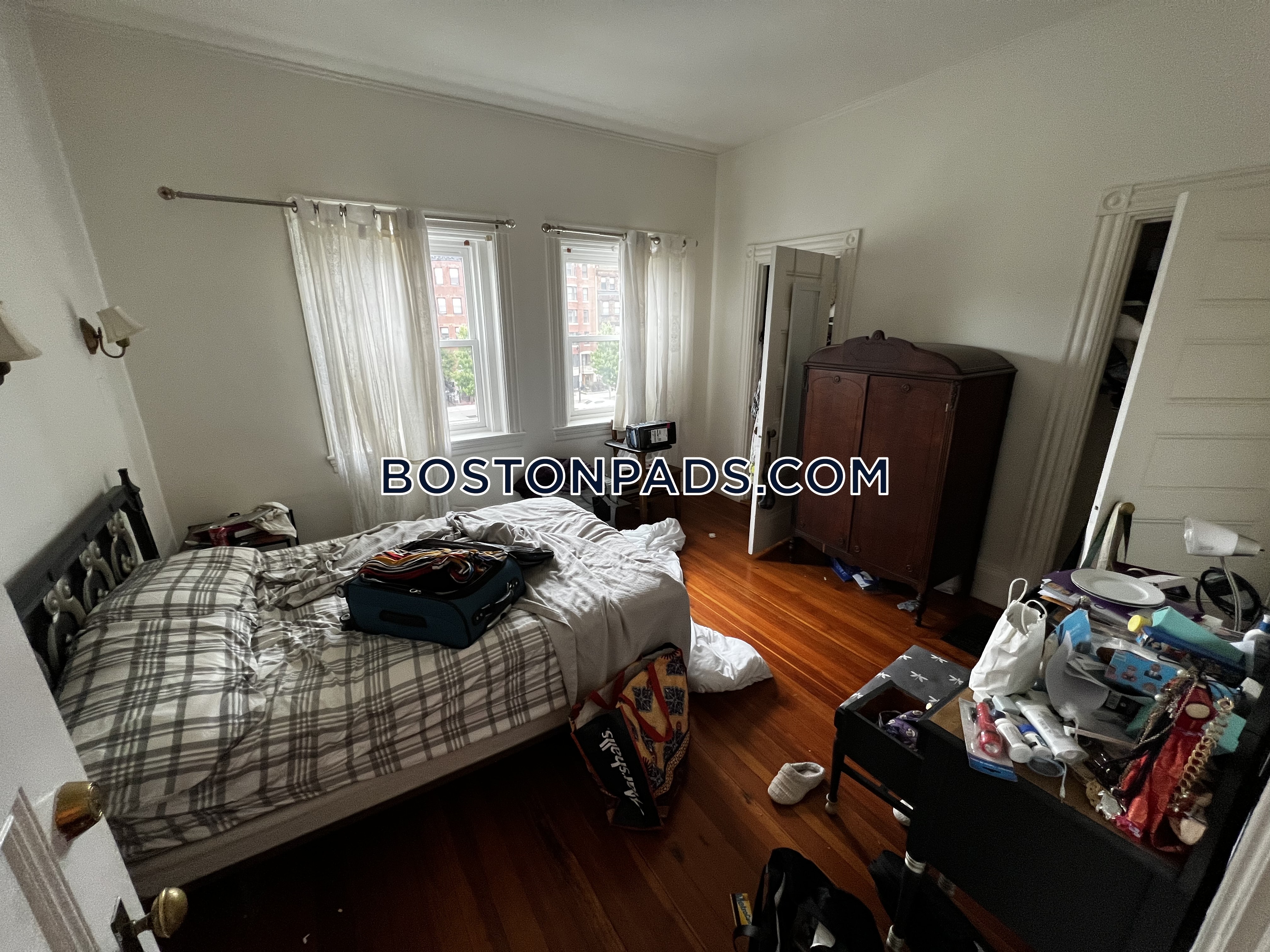 917 Beacon St, Fenway