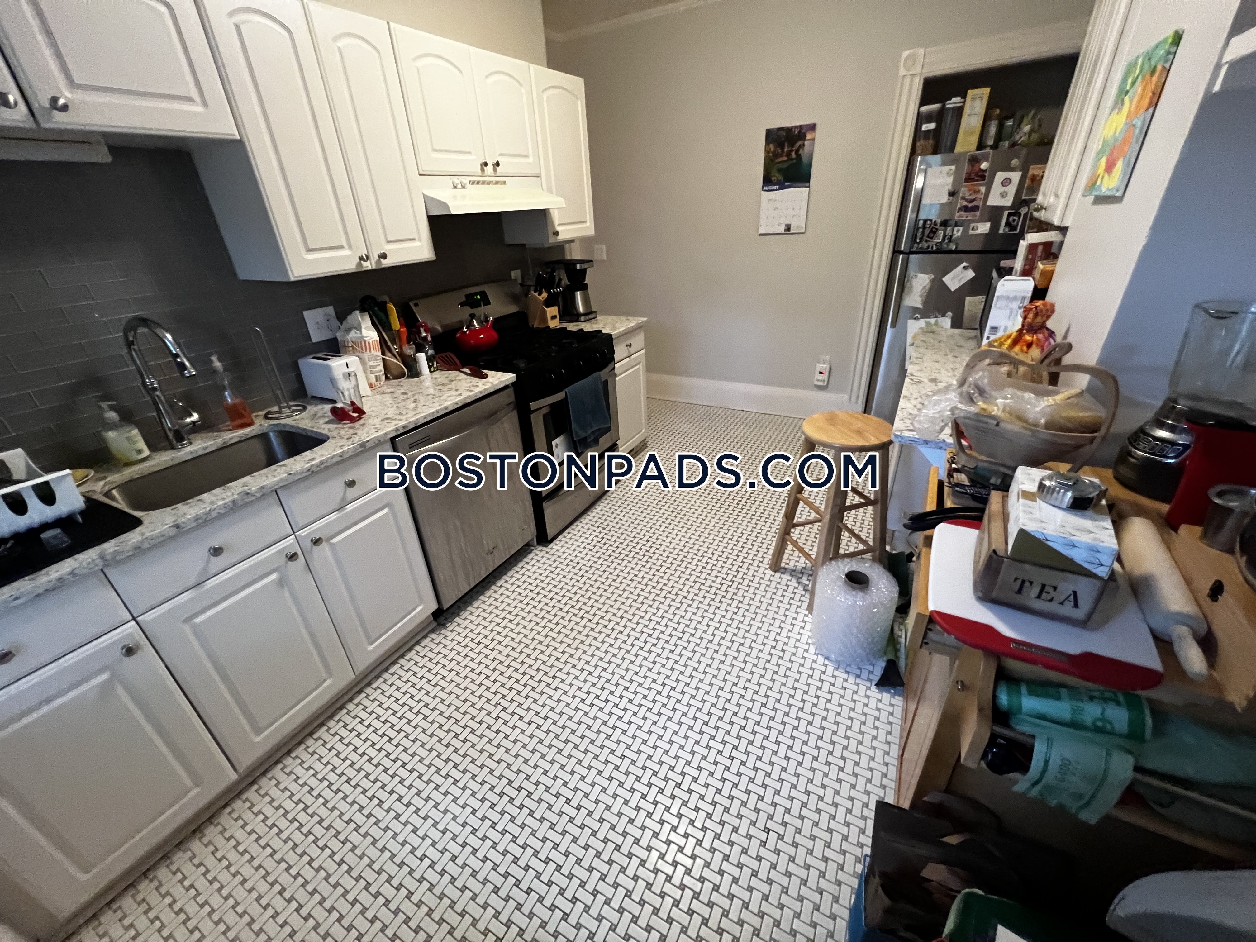 917 Beacon St, Fenway