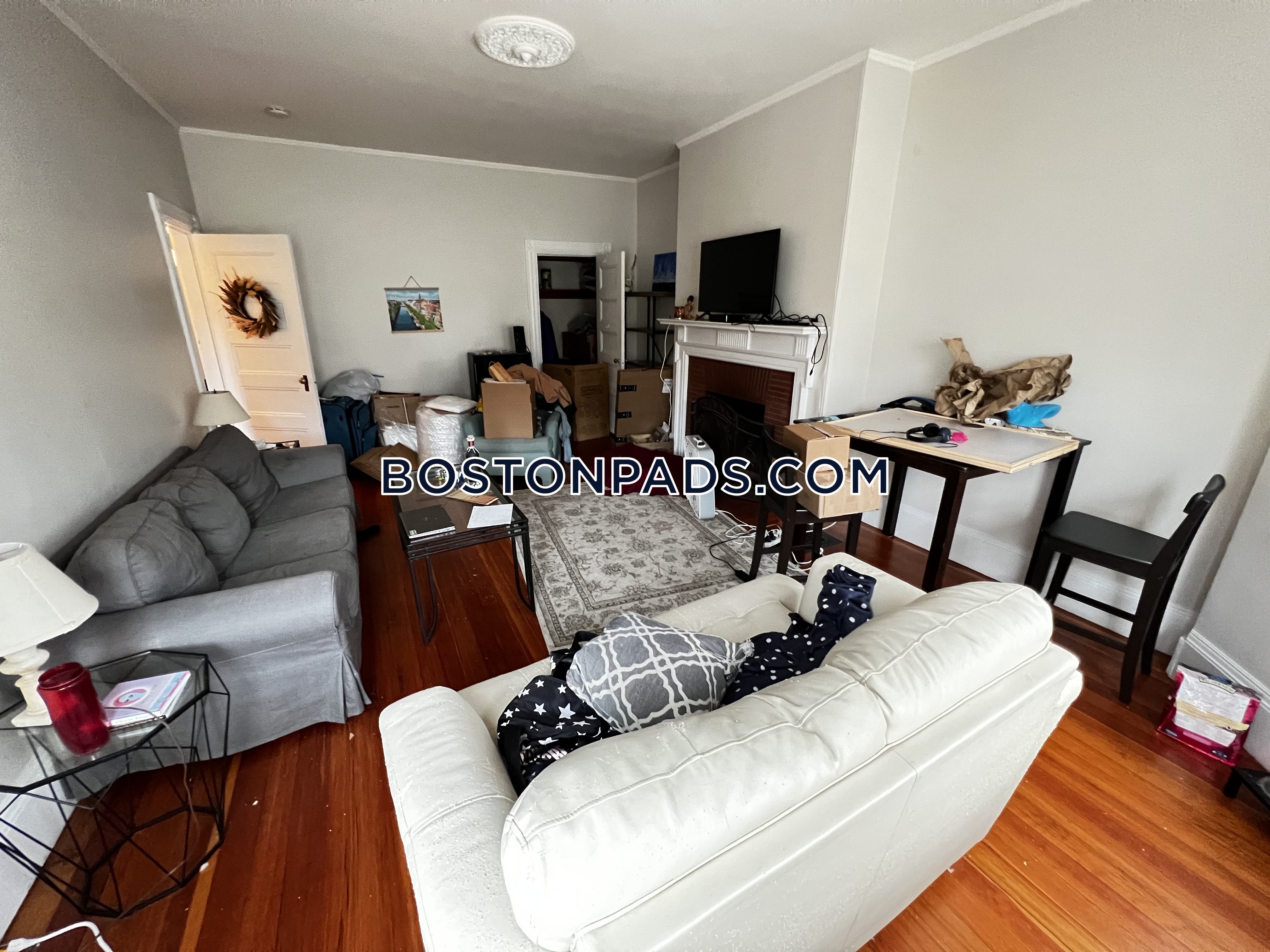 917 Beacon St, Fenway