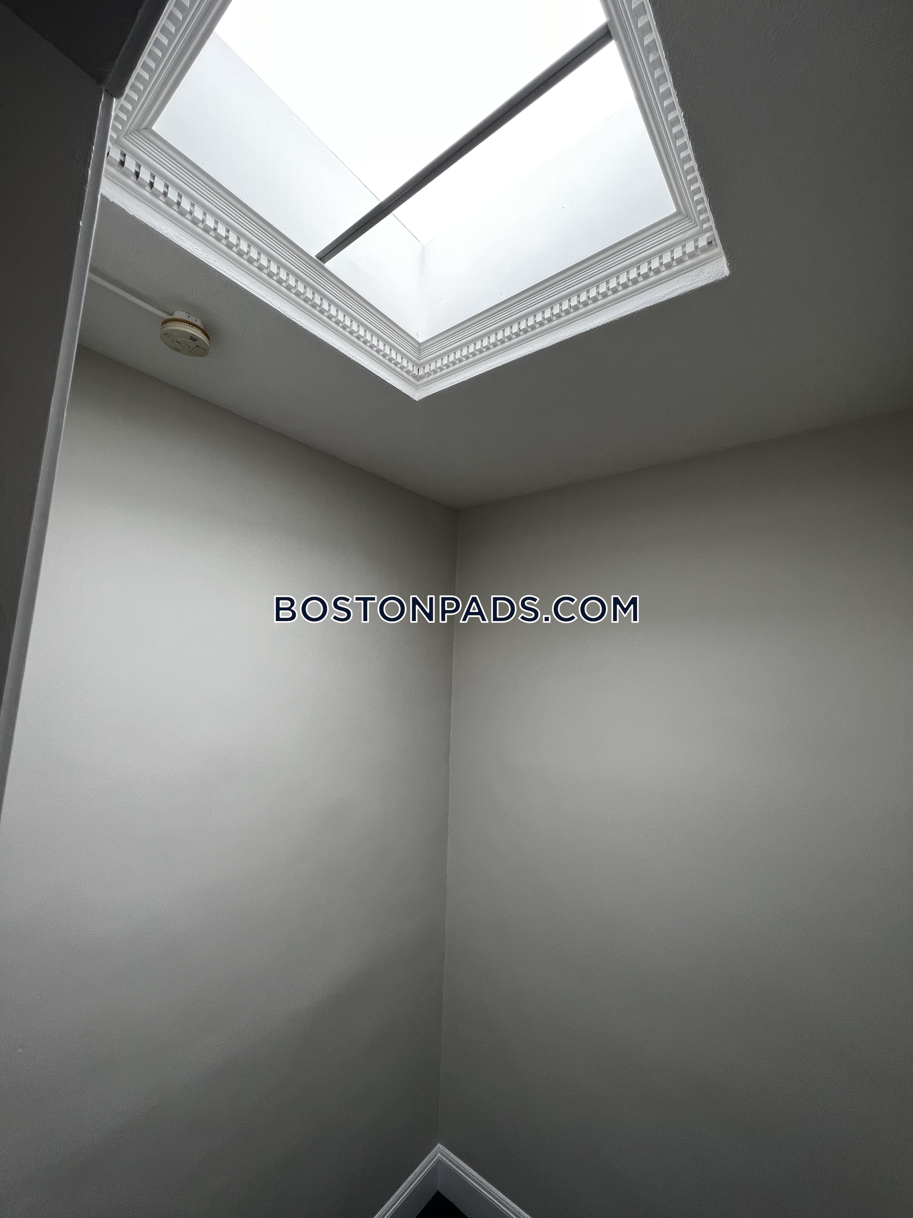 917 Beacon St, Fenway