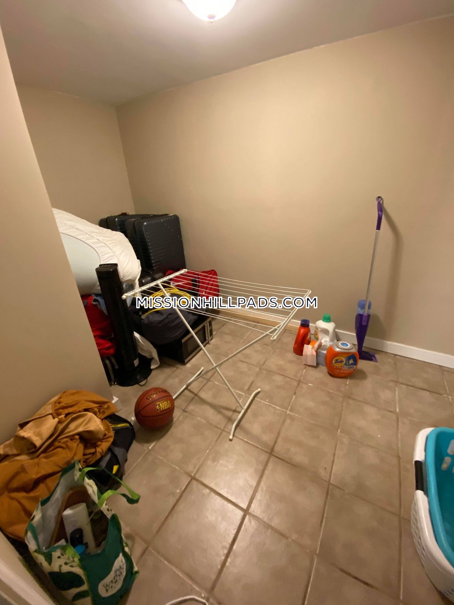 6 Sunset, Mission Hill