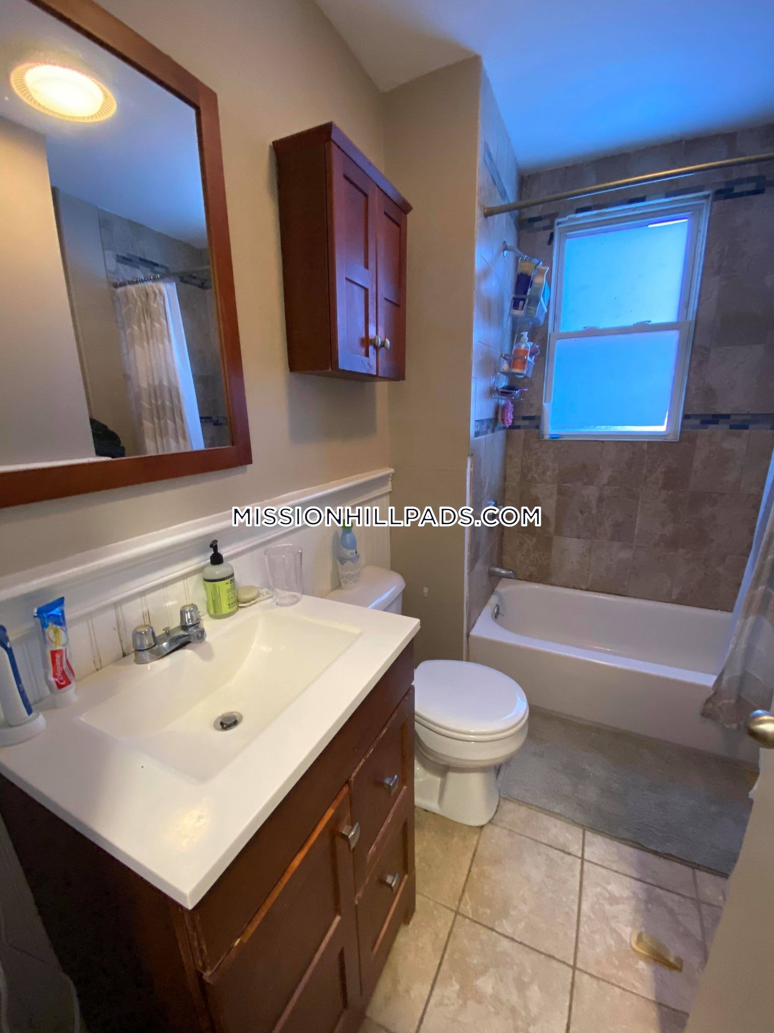 6 Sunset, Mission Hill