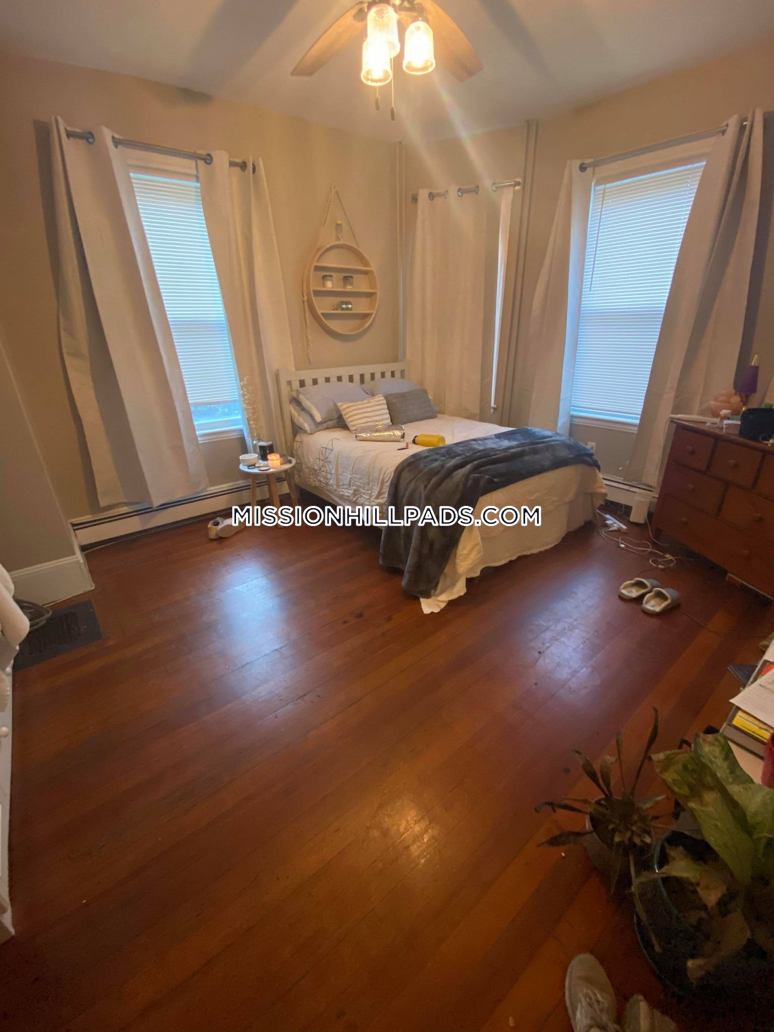 6 Sunset, Mission Hill