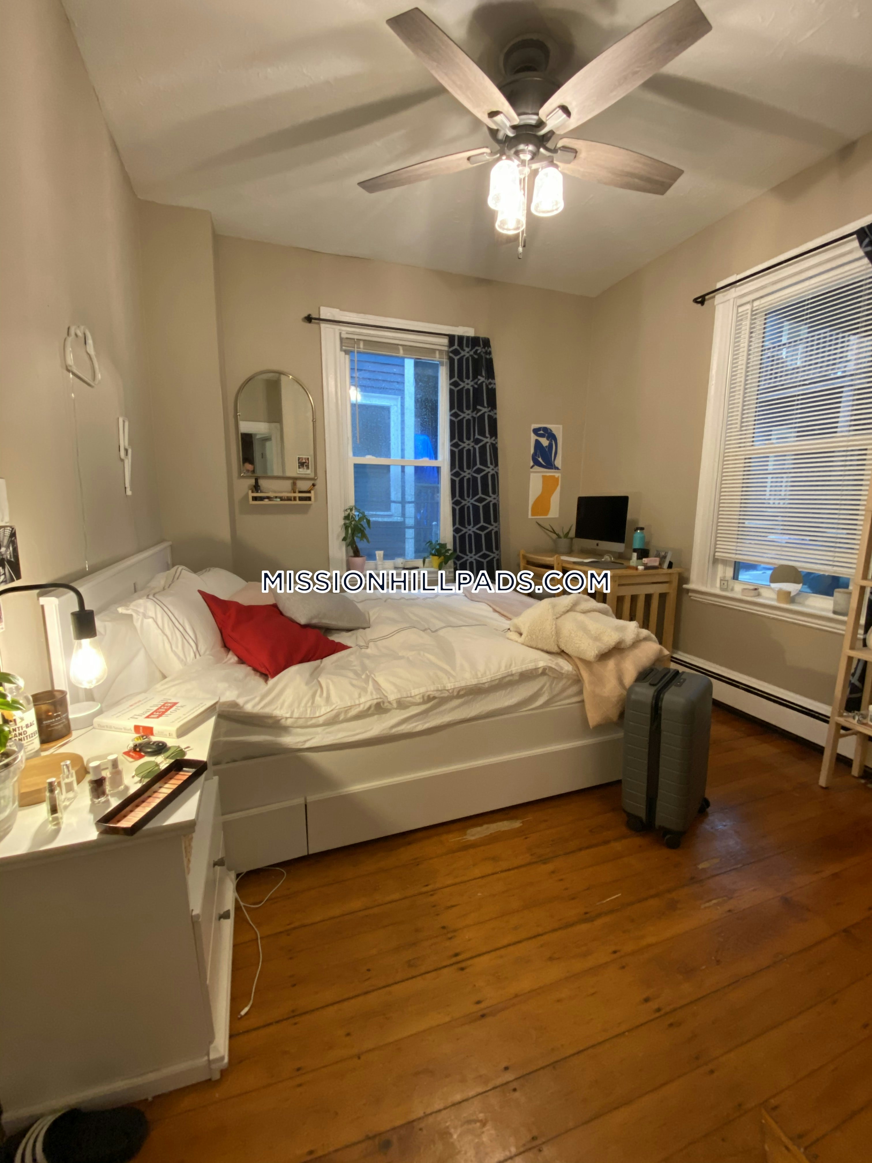 6 Sunset, Mission Hill