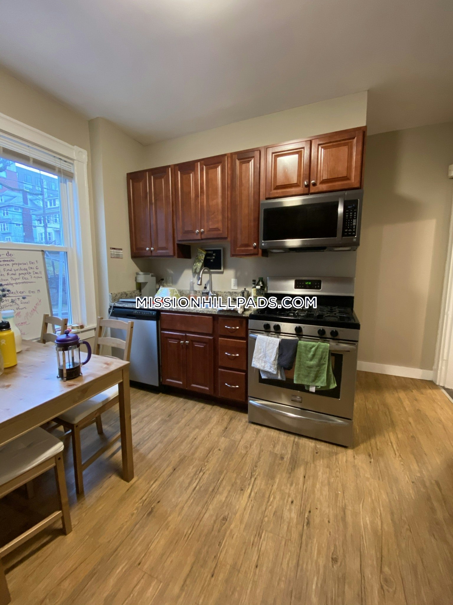 6 Sunset, Mission Hill