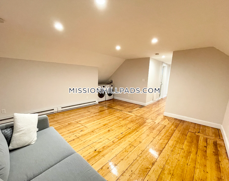 22 Parker Hill Ave, Mission Hill