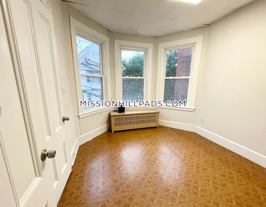 22 Parker Hill Ave, Mission Hill