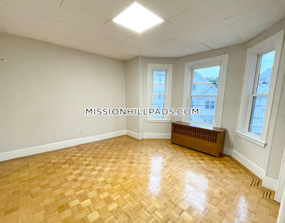 22 Parker Hill Ave, Mission Hill