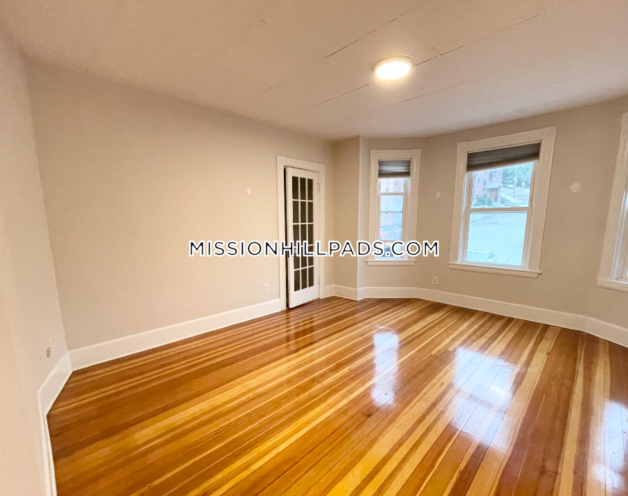 22 Parker Hill Ave, Mission Hill