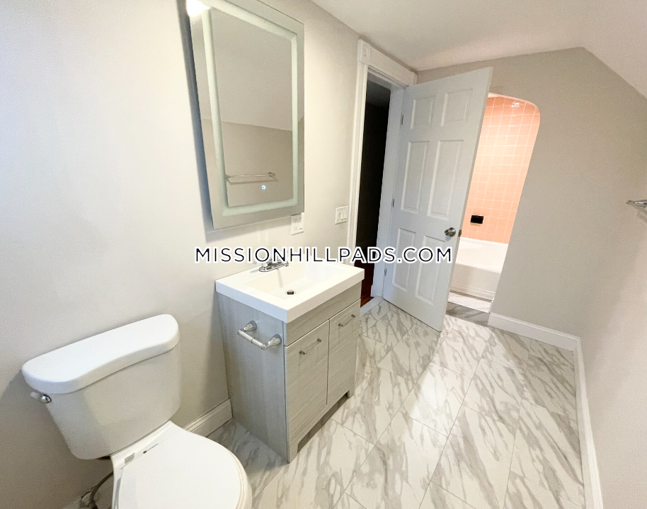 22 Parker Hill Ave, Mission Hill