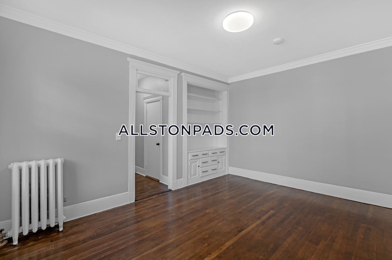 43 Glenville Ave, Allston