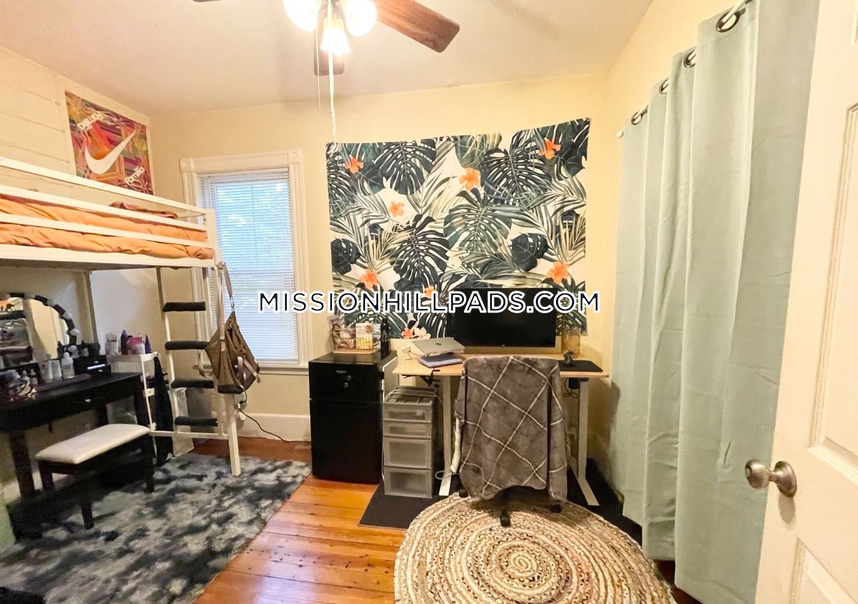 112.1 Hillside St, Mission Hill