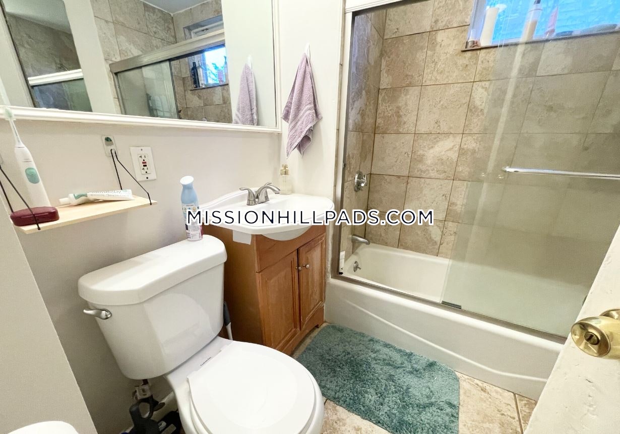 112.1 Hillside St, Mission Hill