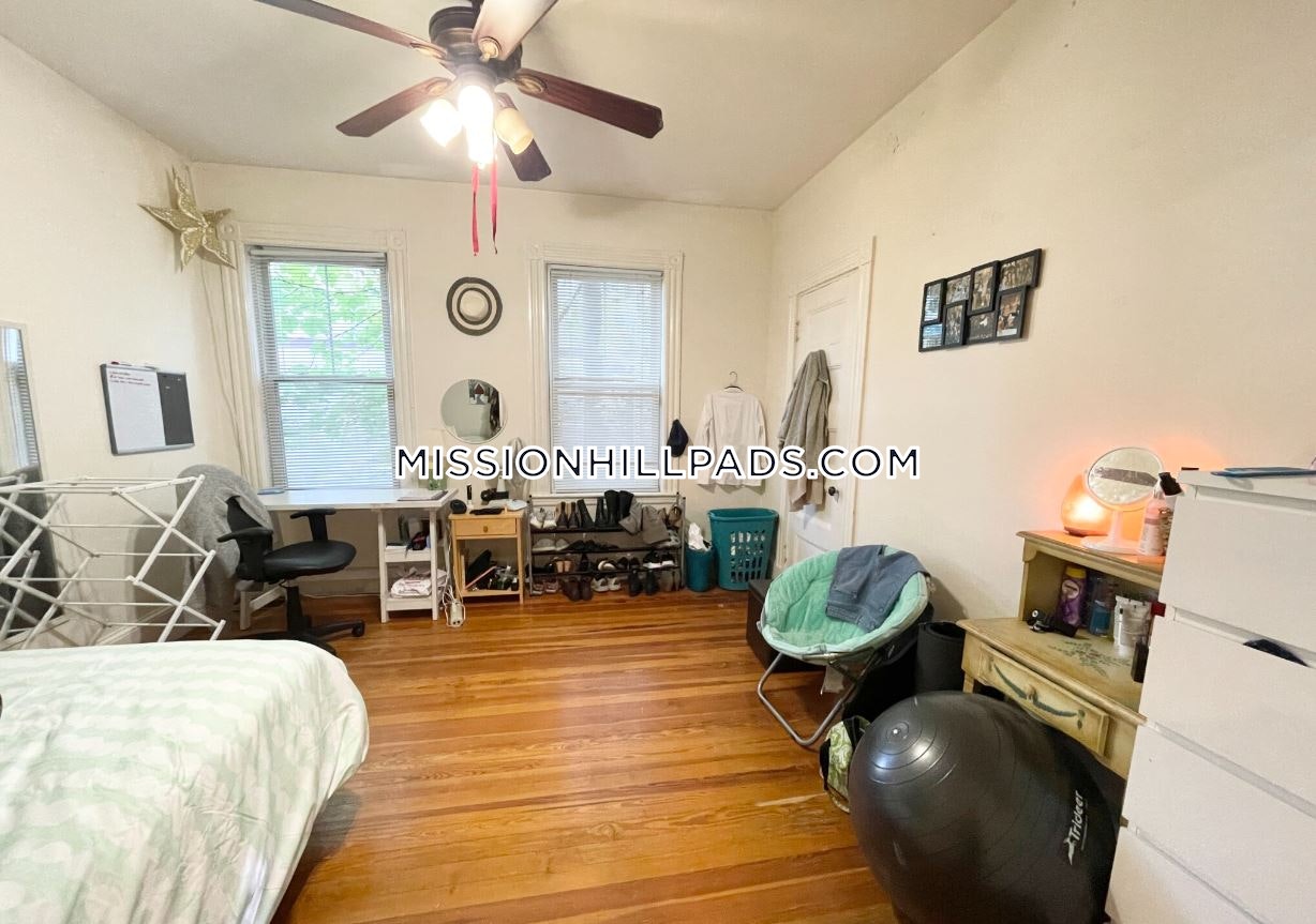 112.1 Hillside St, Mission Hill