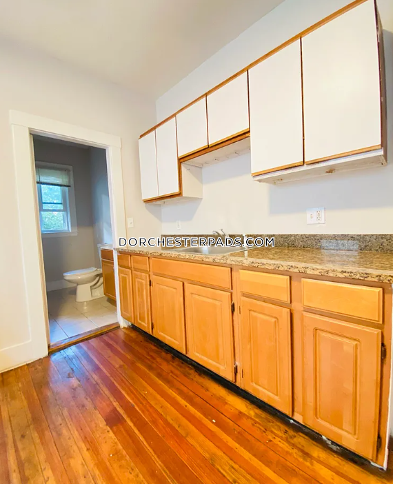 7 Hesston Ter, Dorchester