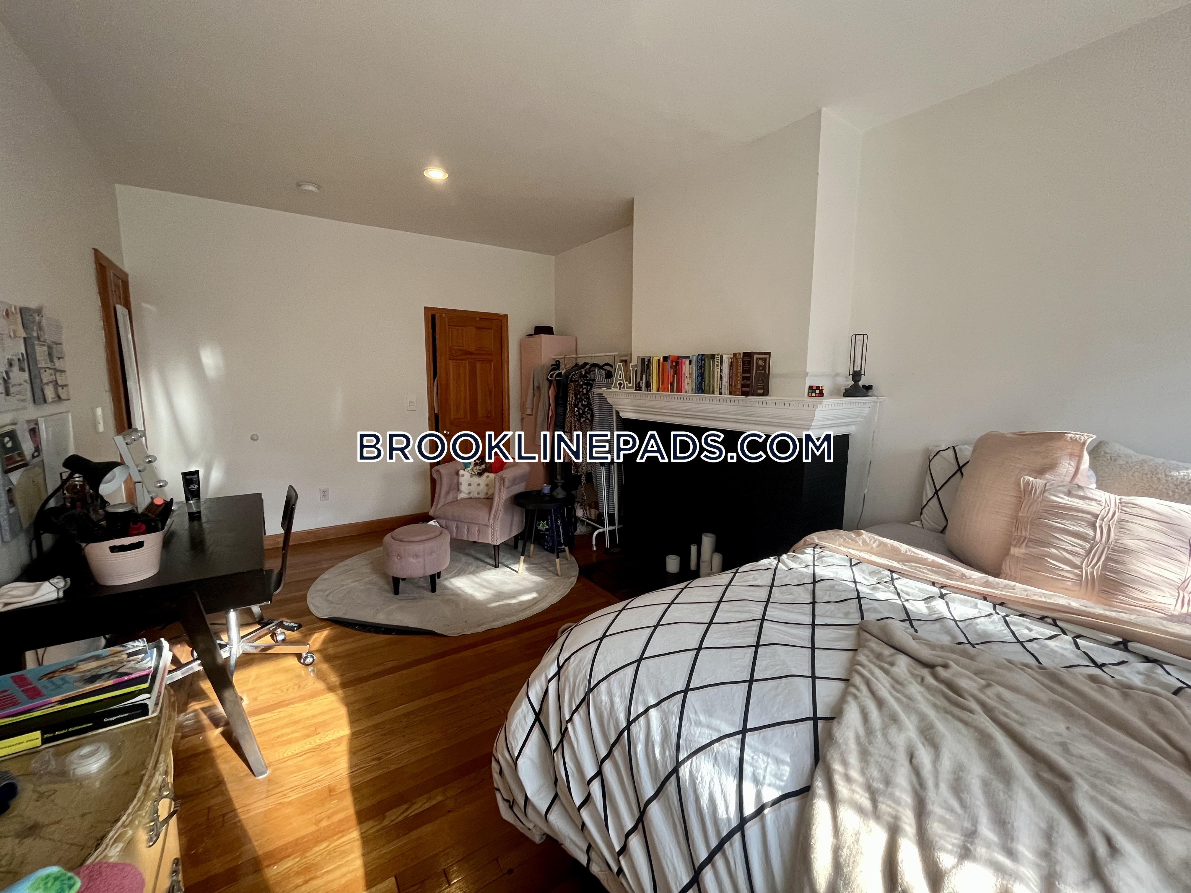 25 Gibbs St, Coolidge Corner