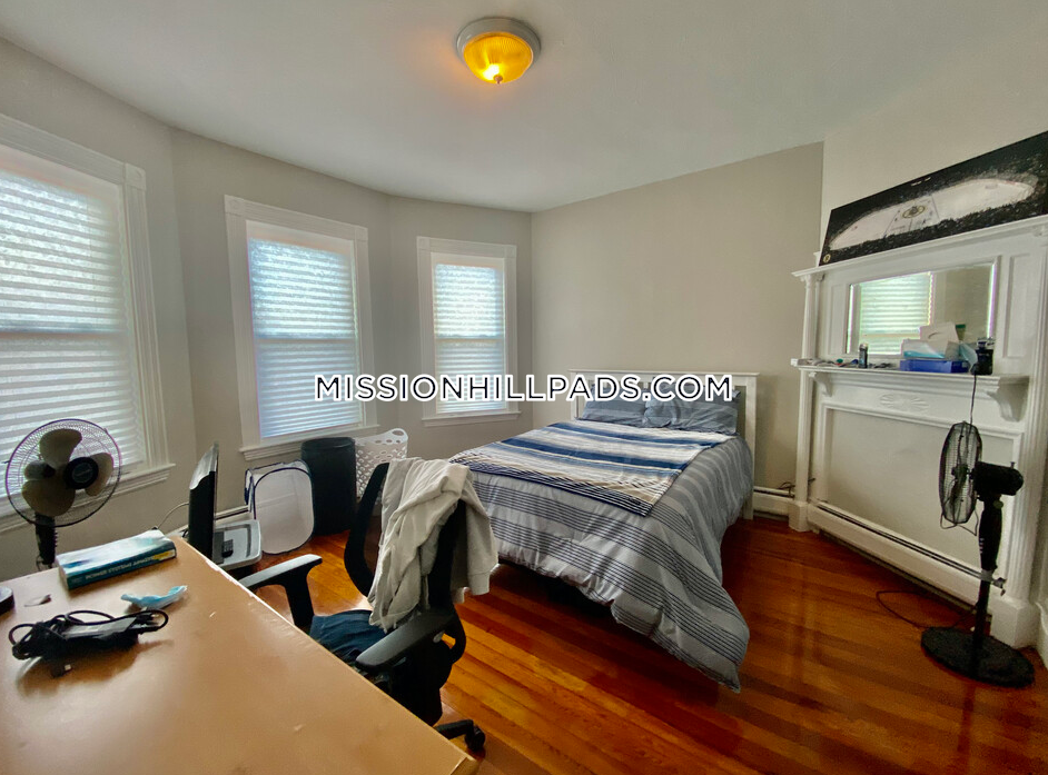 12 Bucknam St, Mission Hill