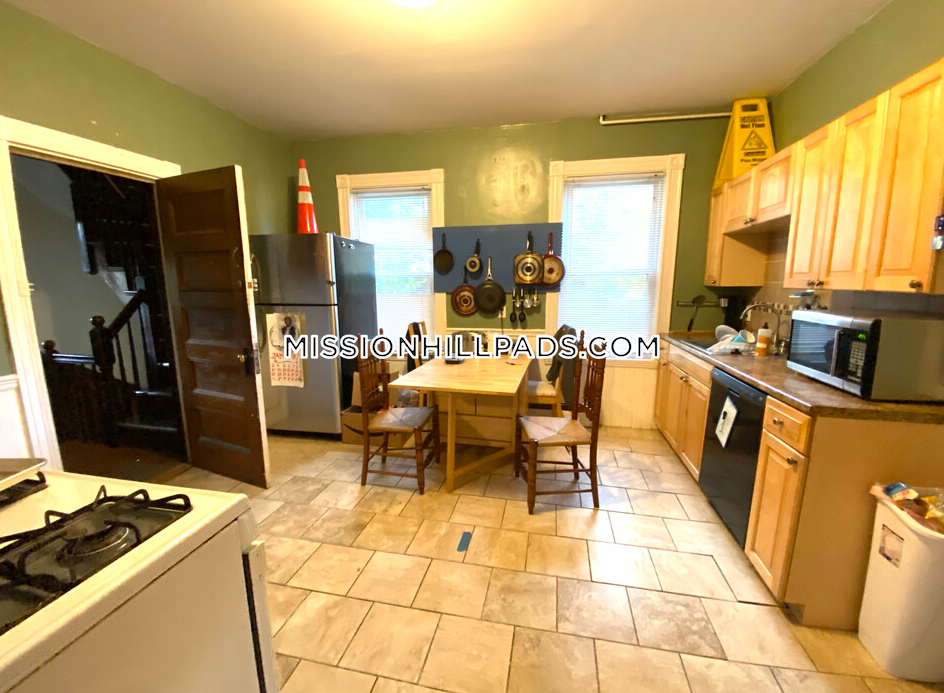 12 Bucknam St, Mission Hill