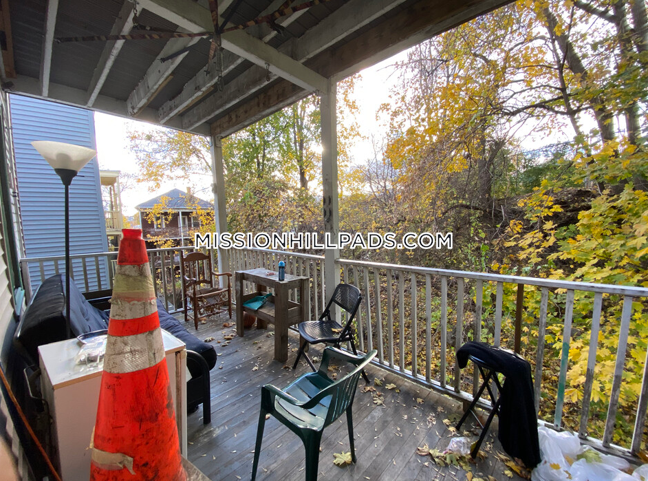 12 Bucknam St, Mission Hill