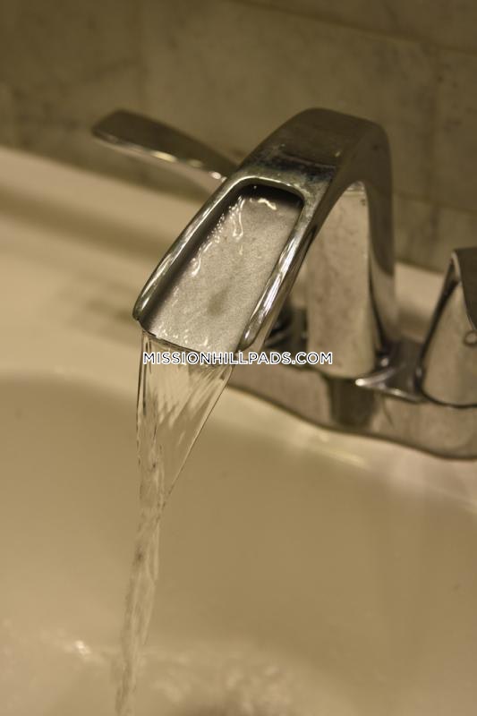 1 Parker Hill Ter, Mission Hill