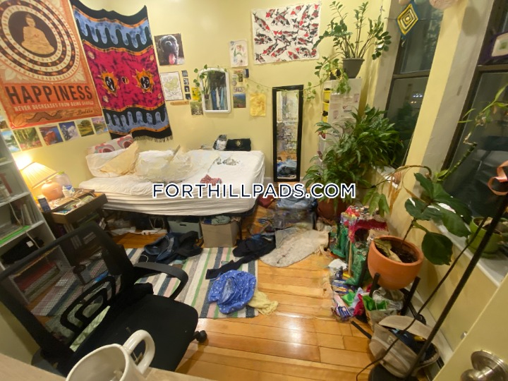 2 Centre Ter, Roxbury