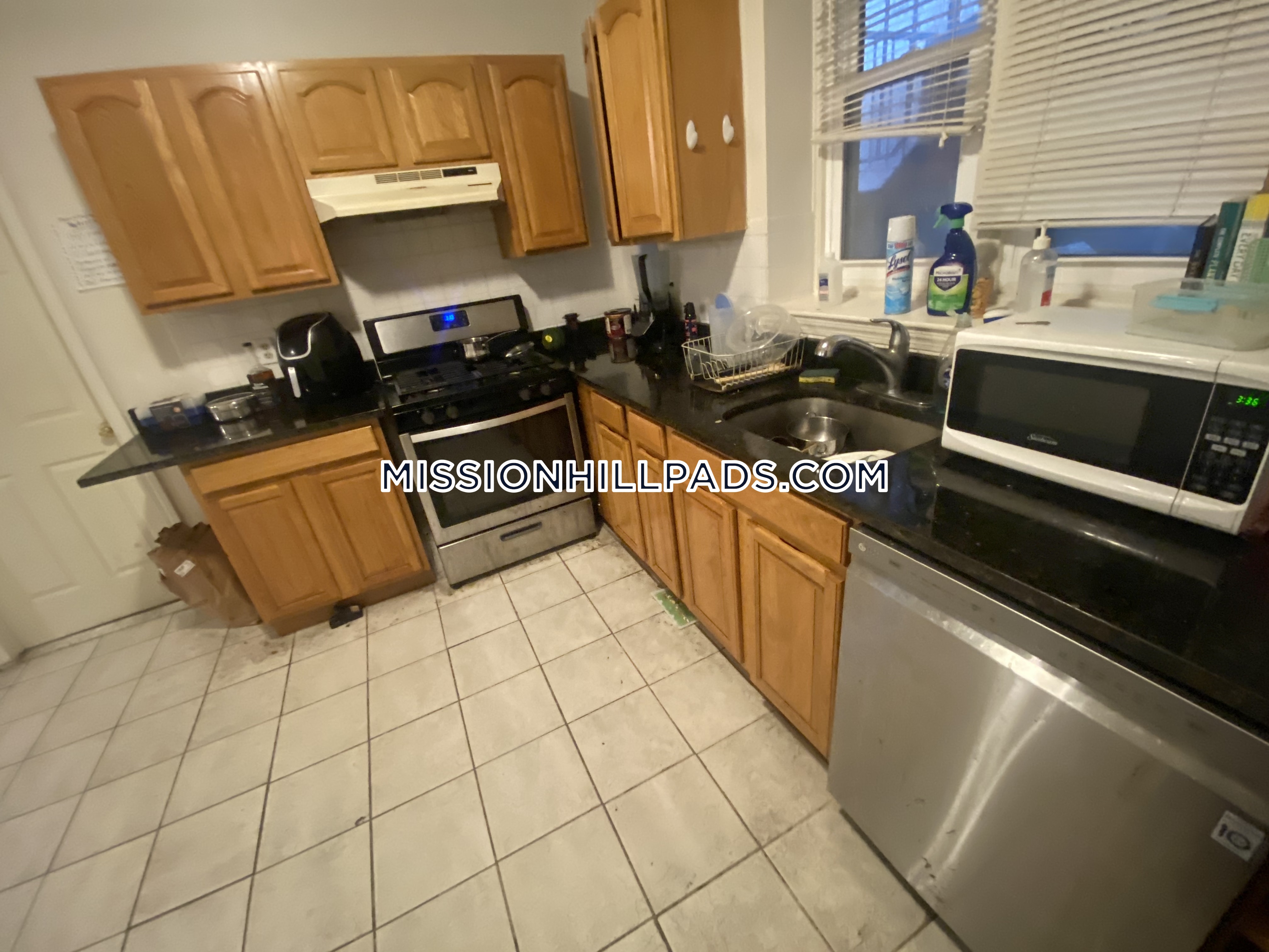 1458 Tremont St, Mission Hill