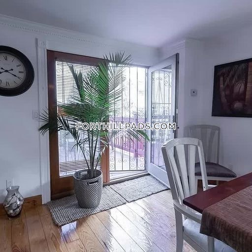 35 Fort Ave, Roxbury