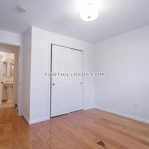 35 Fort Ave, Roxbury