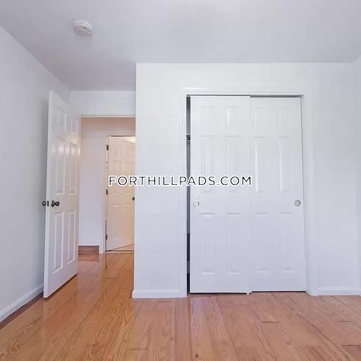 35 Fort Ave, Roxbury