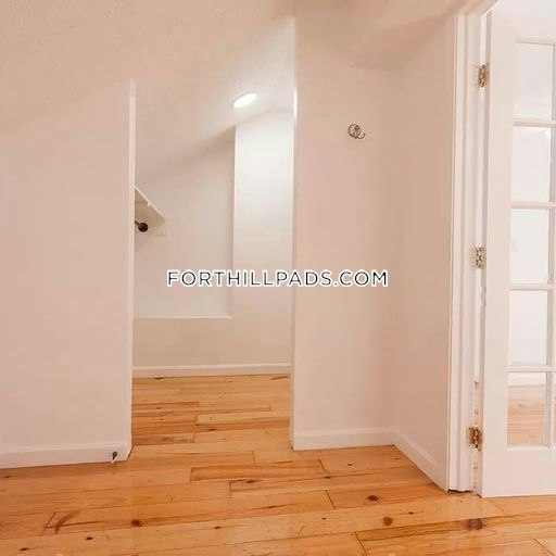 35 Fort Ave, Roxbury