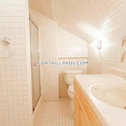 35 Fort Ave, Roxbury